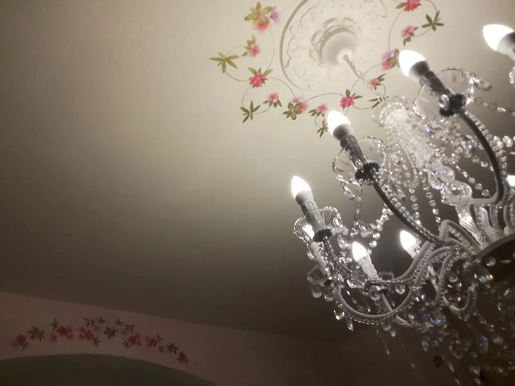 Charming Glicine And Azalea House Art And Colour With Lakeview Apartment Cadenabbia