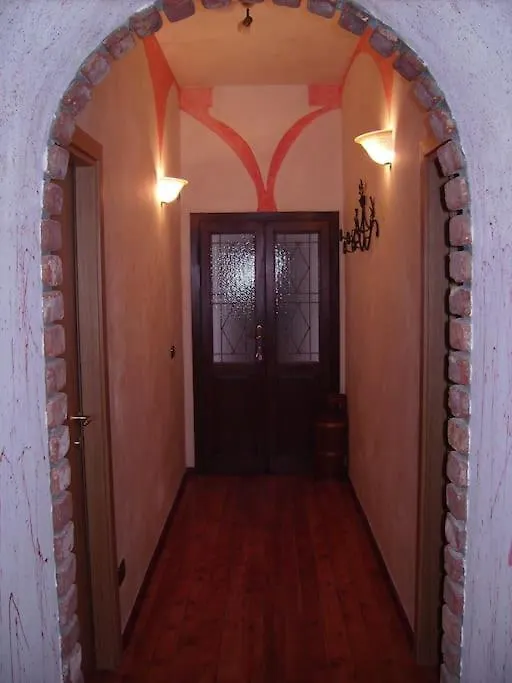 Charming Glicine And Azalea House Art And Colour With Lakeview Italy